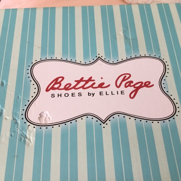 Bettie Page Edna Leopard Wedge Shoes 9 NWB - Picture 6 of 6